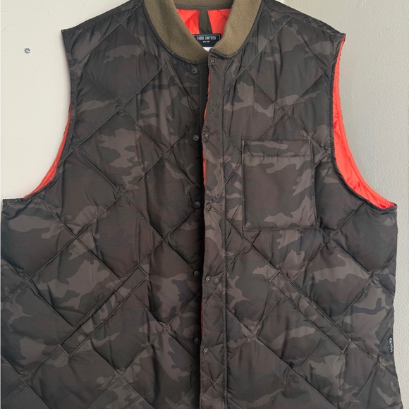 Todd Snyder Other - Todd Snyder Camouflage Quilted Vest with Orange Lining